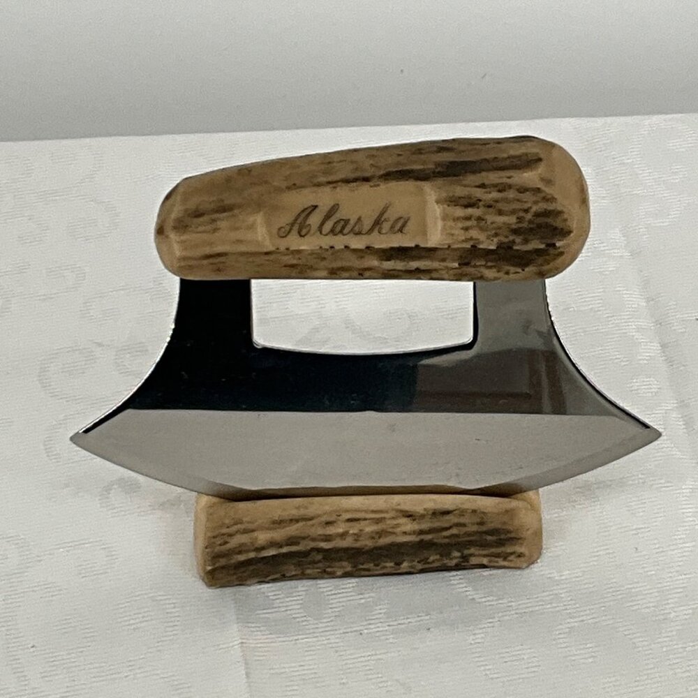 Alaska Ulu‎ Knife With Stand From The Ulu Factory